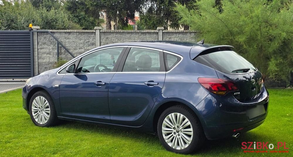 2011' Opel Astra 1.4 Turbo Edition photo #5
