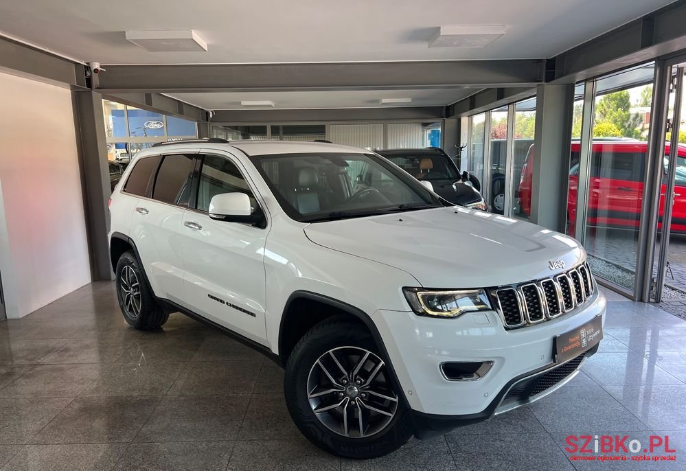 2016' Jeep Grand Cherokee photo #1