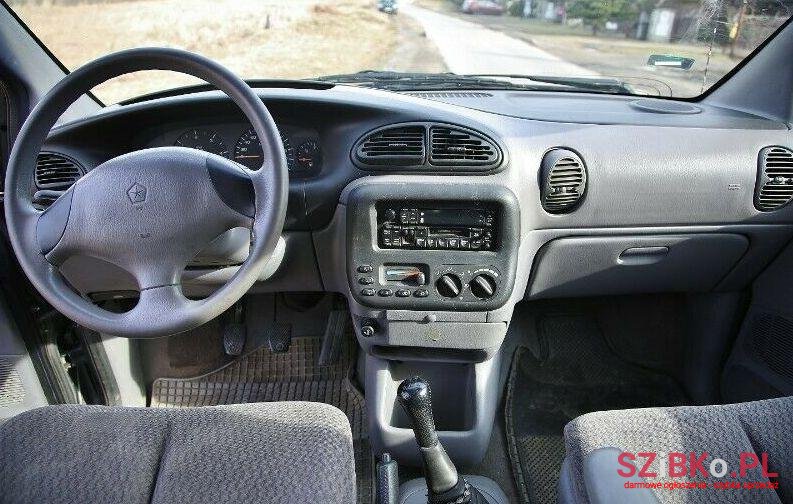 2000' Dodge Ram Van photo #2