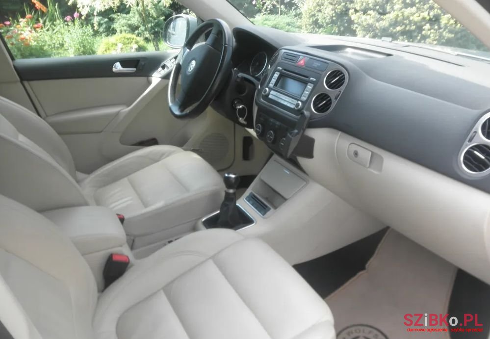 2008' Volkswagen Tiguan photo #3