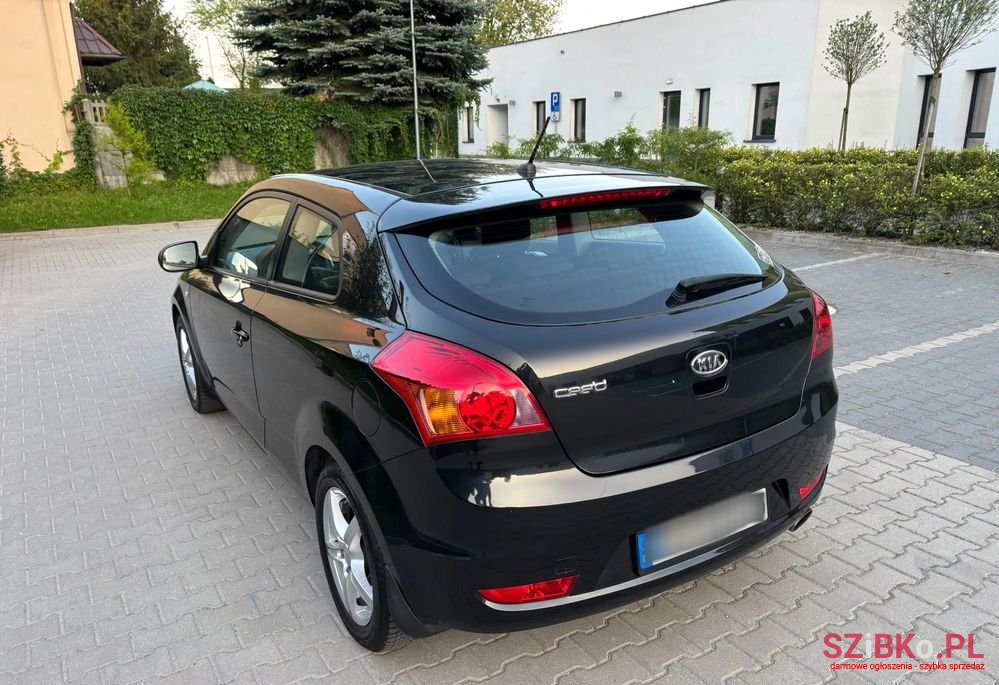 2009' Kia Proceed photo #3