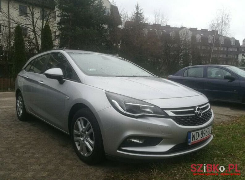 2016' Opel Astra photo #1
