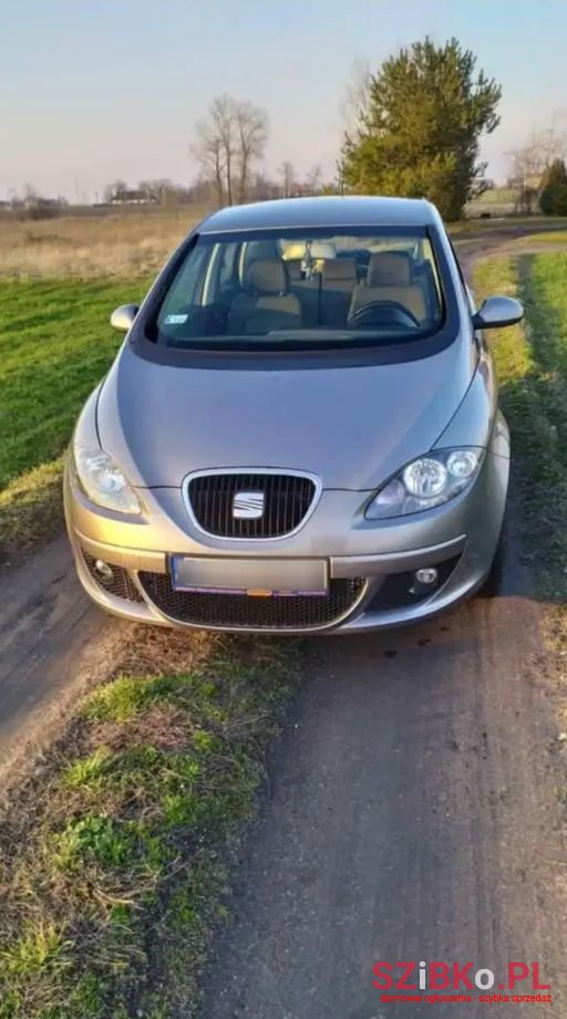 2004' SEAT Altea photo #1