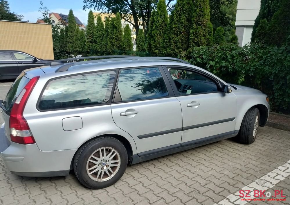 2005' Volvo V50 photo #2