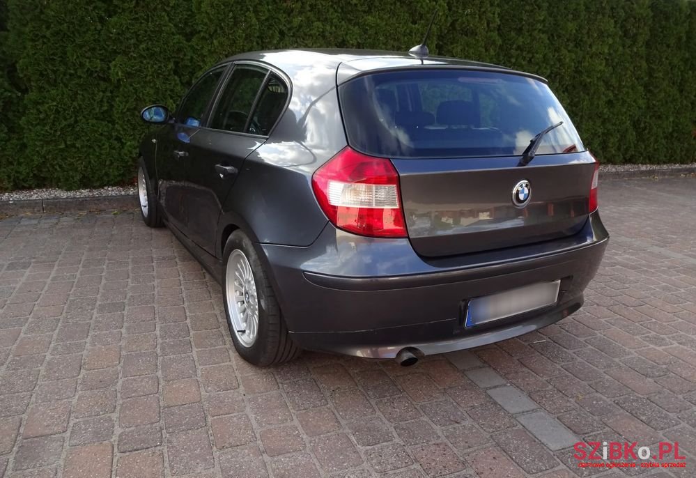 2005' BMW 1 Series 116I photo #4