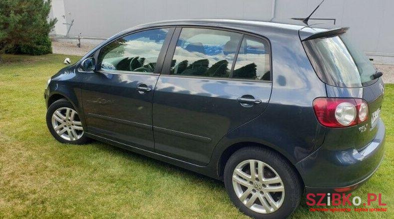 2007' Volkswagen Golf photo #1