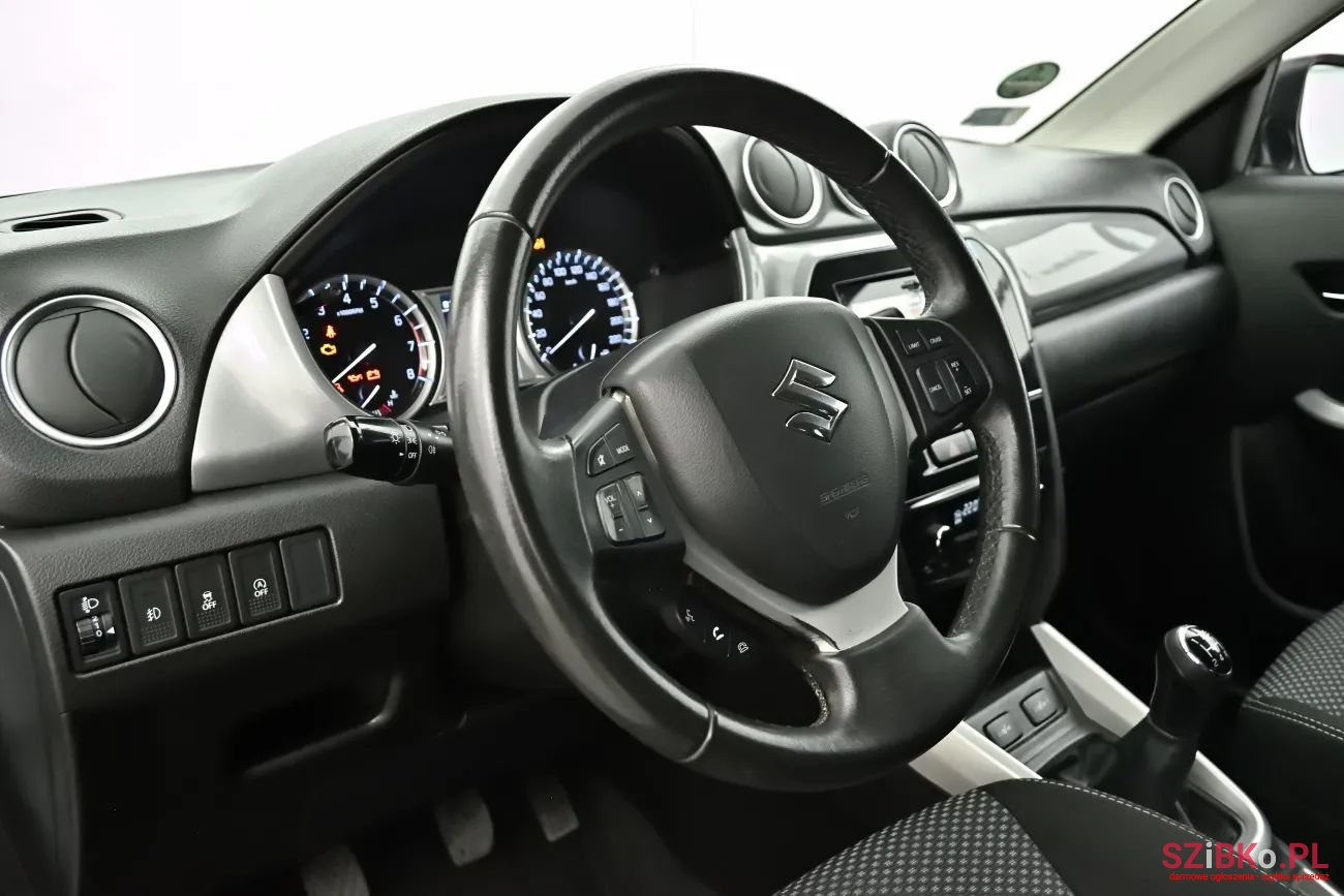 2015' Suzuki Vitara photo #2