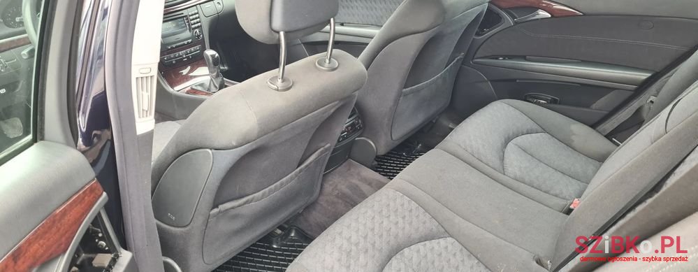 2004' Mercedes-Benz E-Class photo #5