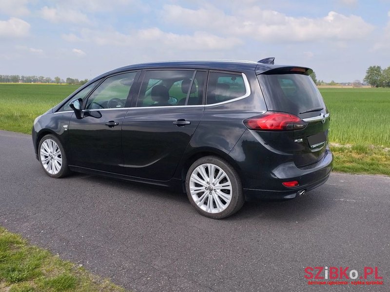 2015' Opel Zafira photo #5