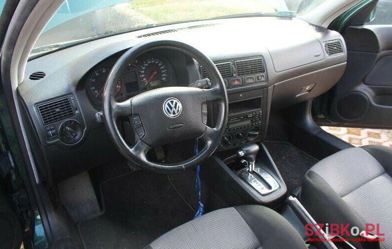 2003' Volkswagen Golf photo #6