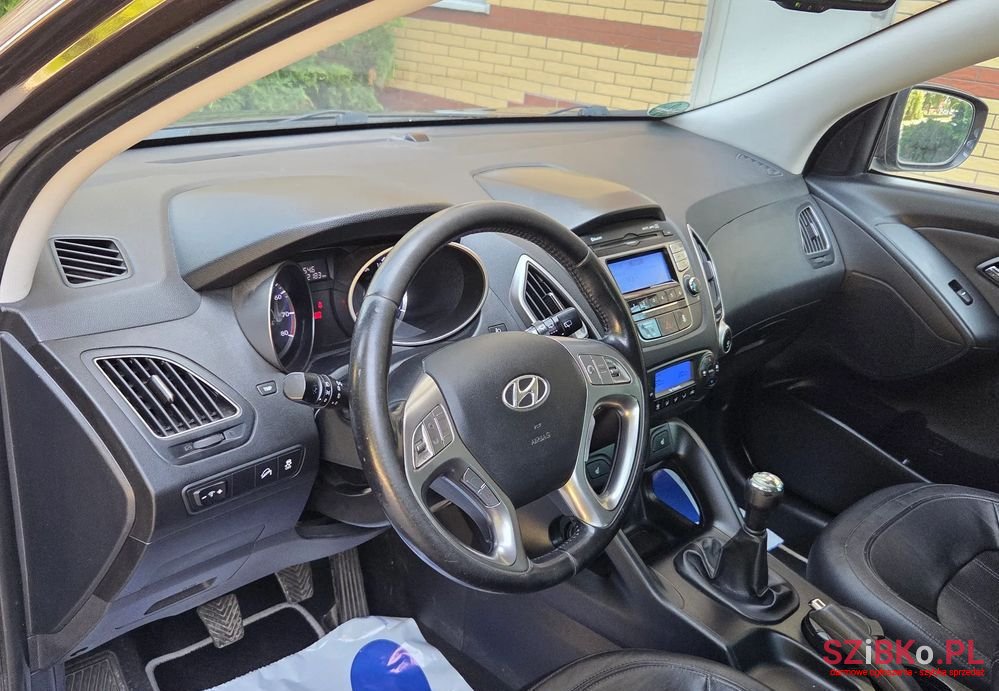 2011' Hyundai ix35 2.0 Premium 2Wd photo #6