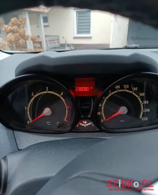 2010' Ford Fiesta photo #6