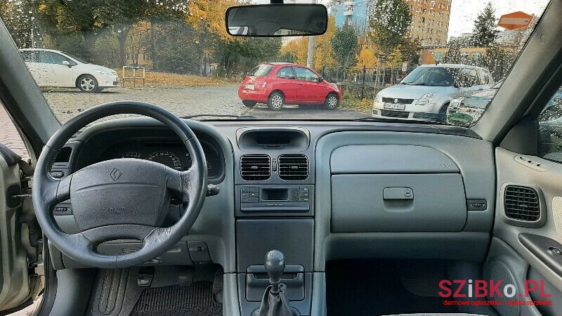 1999' Renault Laguna photo #6