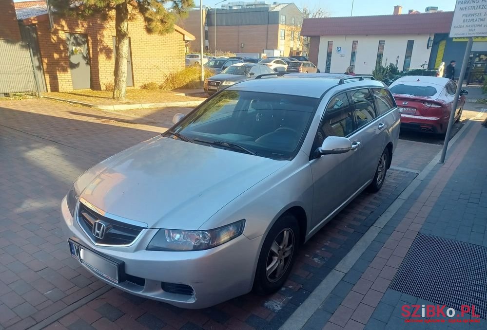 2004' Honda Accord 2.0 Comfort photo #1