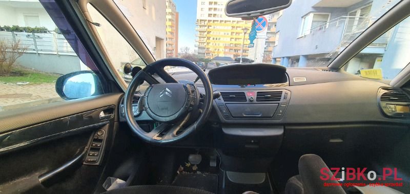 2008' Citroen C4 Picasso photo #3