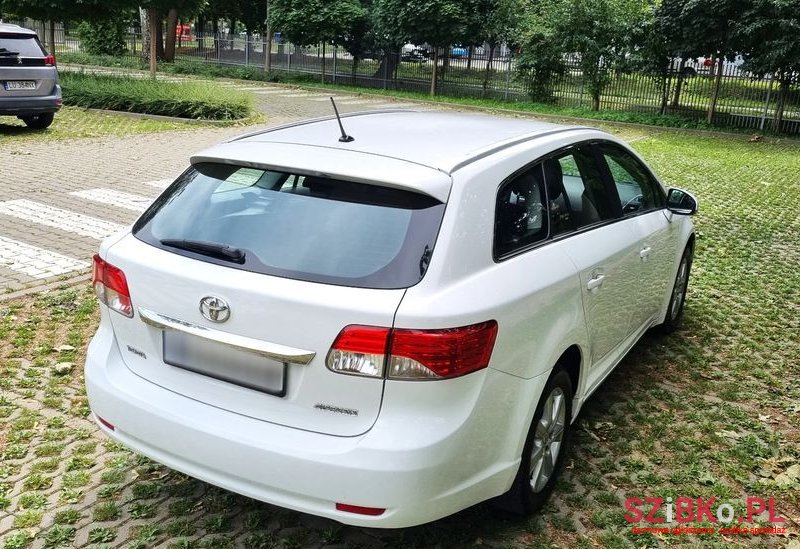 2015' Toyota Avensis Combi 1.6 Edition photo #5