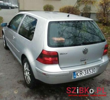 2001' Volkswagen Golf photo #4