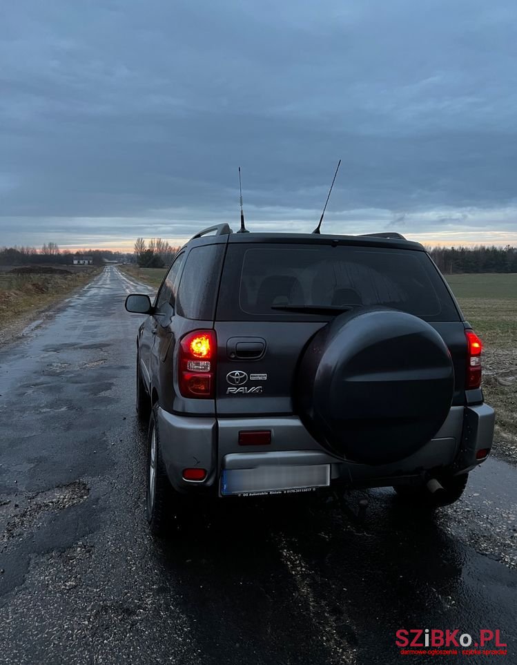 2004' Toyota RAV4 photo #3