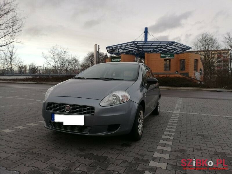 2009' Fiat Punto photo #4