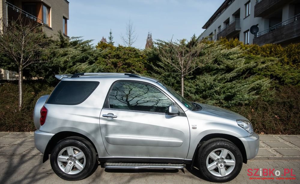 2004' Toyota RAV4 photo #4