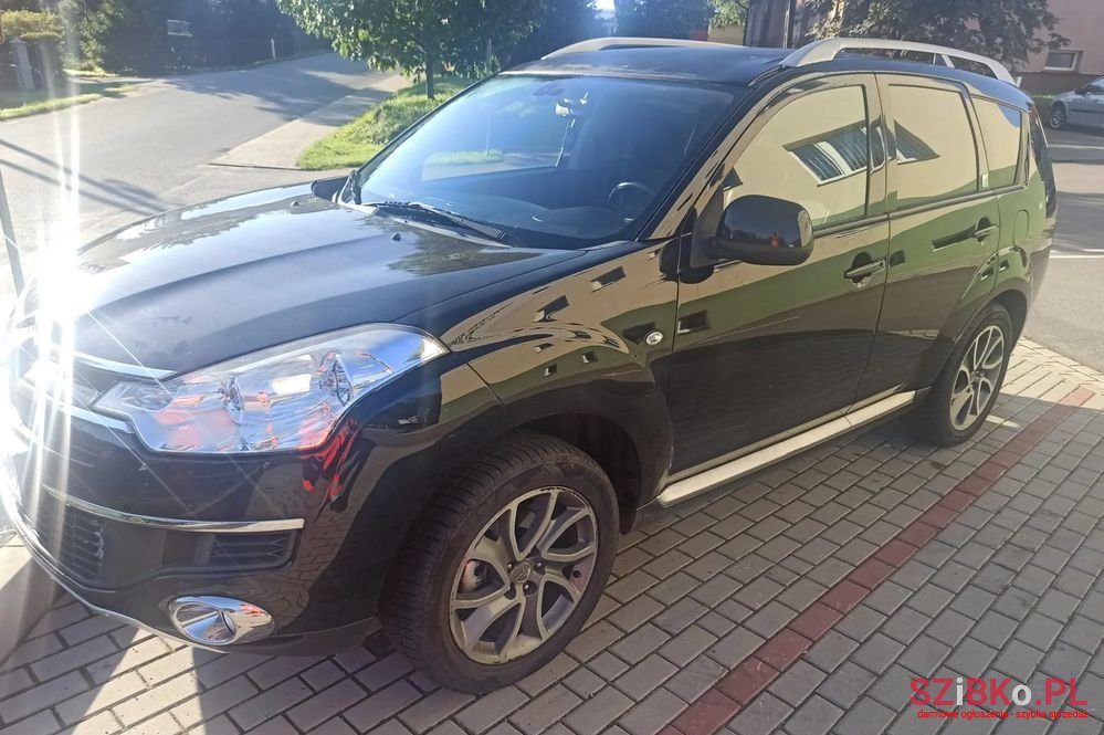 2010' Citroen C-Crosser photo #1