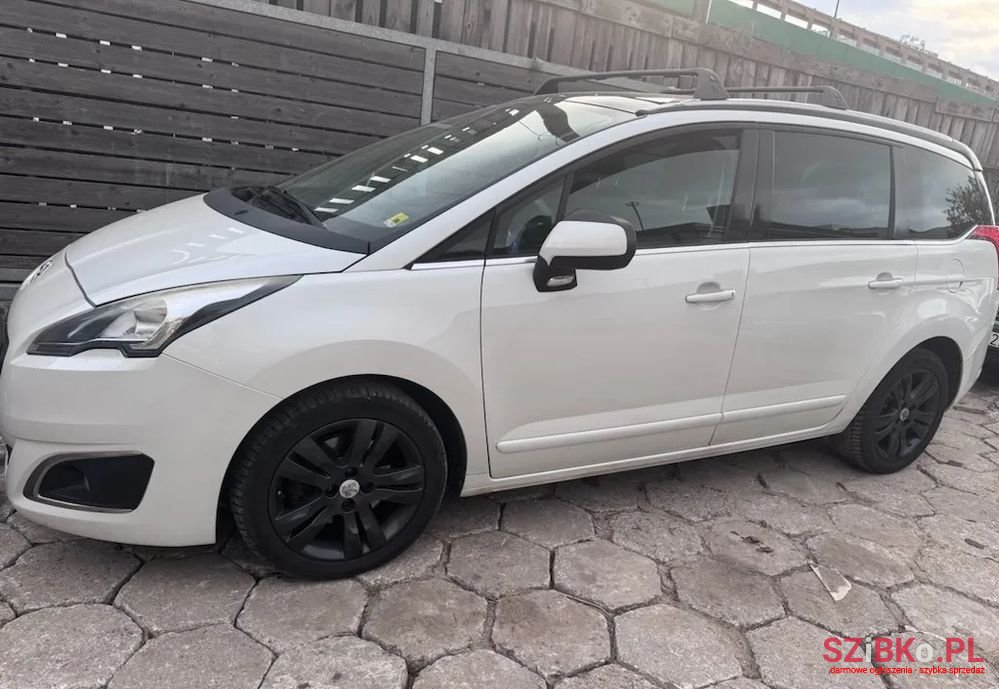 2014' Peugeot 5008 photo #2