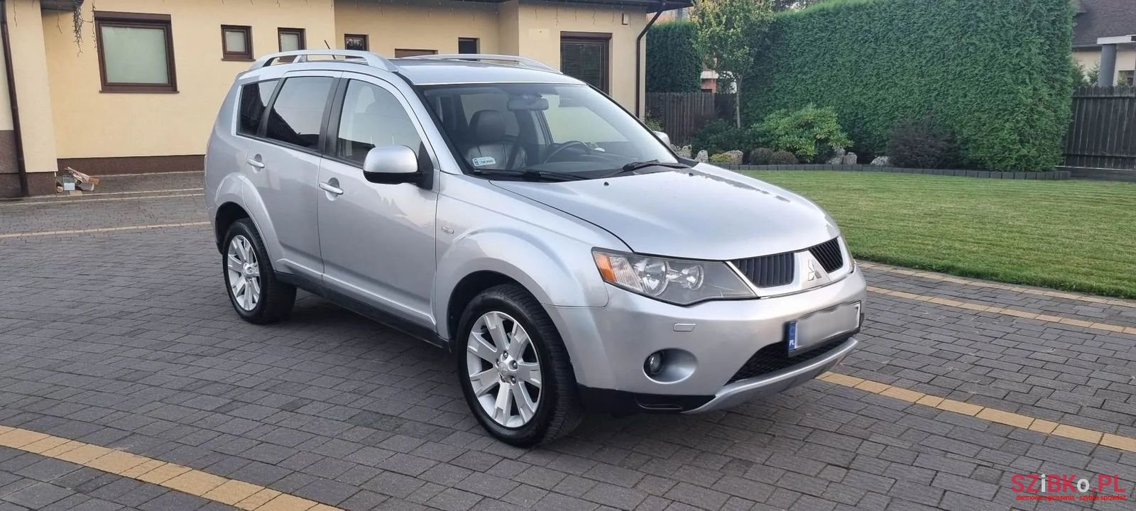 2007' Mitsubishi Outlander photo #2