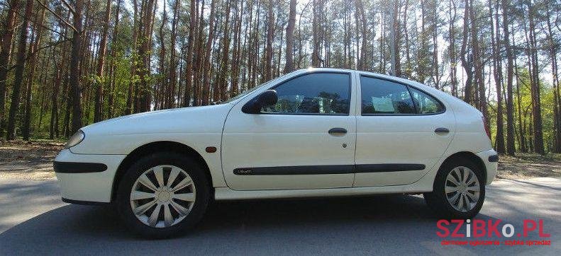 2001' Renault Megane photo #3
