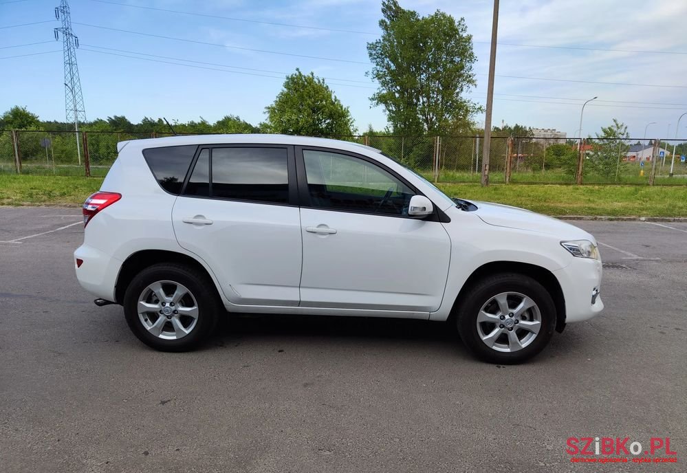 2011' Toyota RAV4 2.0 4X4 Life photo #4