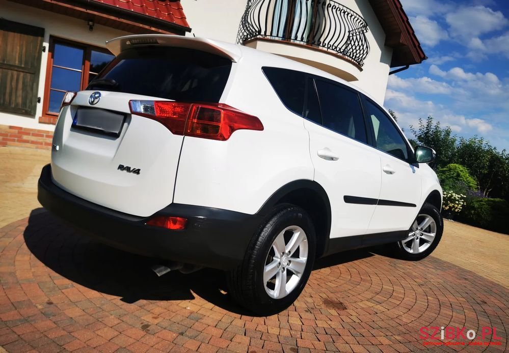 2013' Toyota RAV4 photo #2