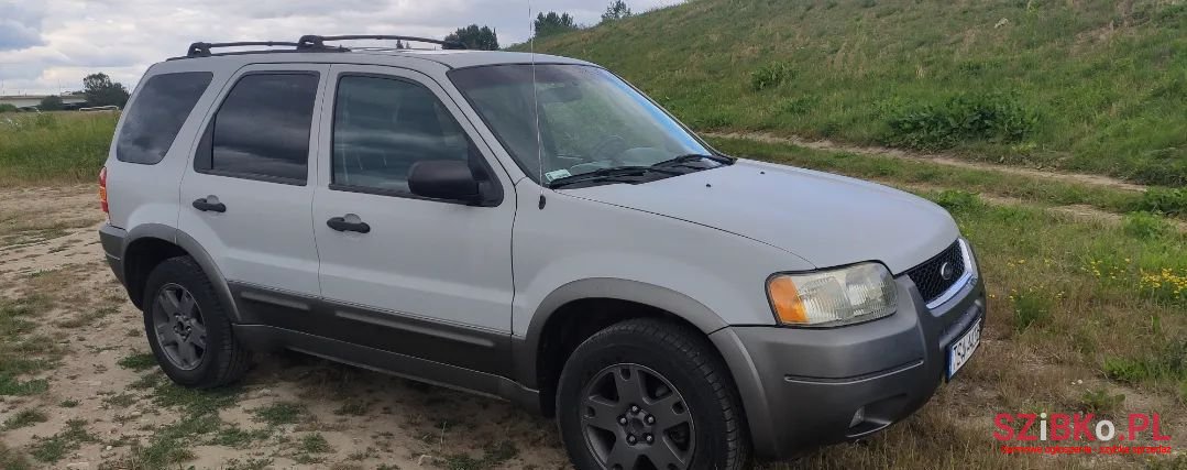 2003' Ford Maverick photo #2