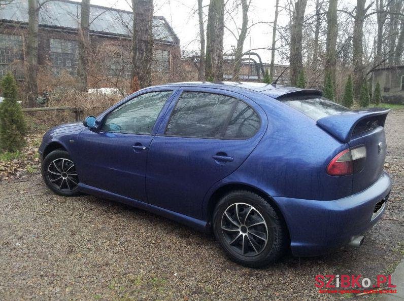 2004' SEAT Leon photo #3