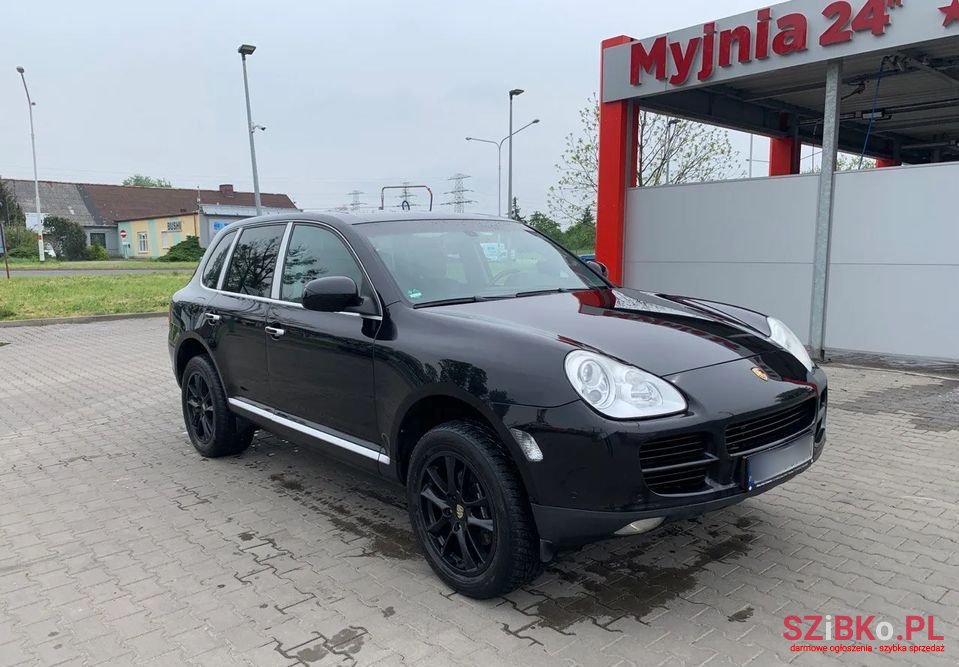 2004' Porsche Cayenne photo #1