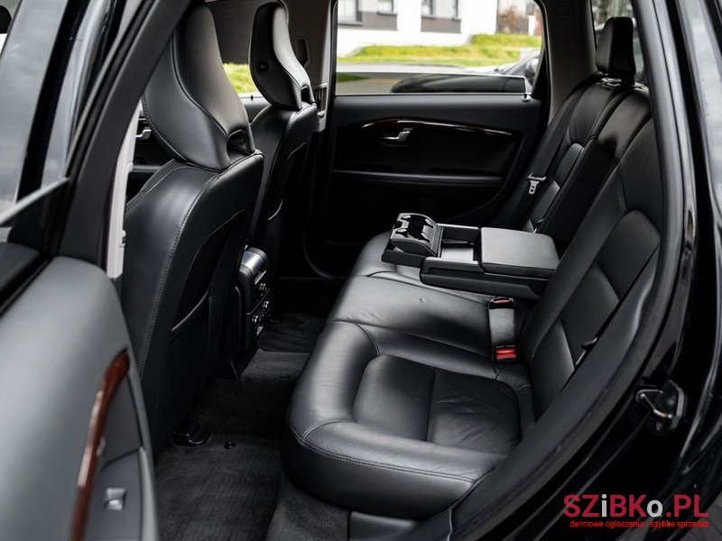2011' Volvo V70 D3 photo #6