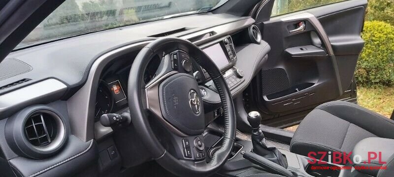 2017' Toyota RAV4 photo #5