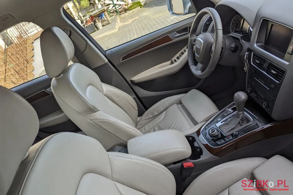 2009' Audi Q5 2.0 Tfsi Quattro Tiptronic photo #4
