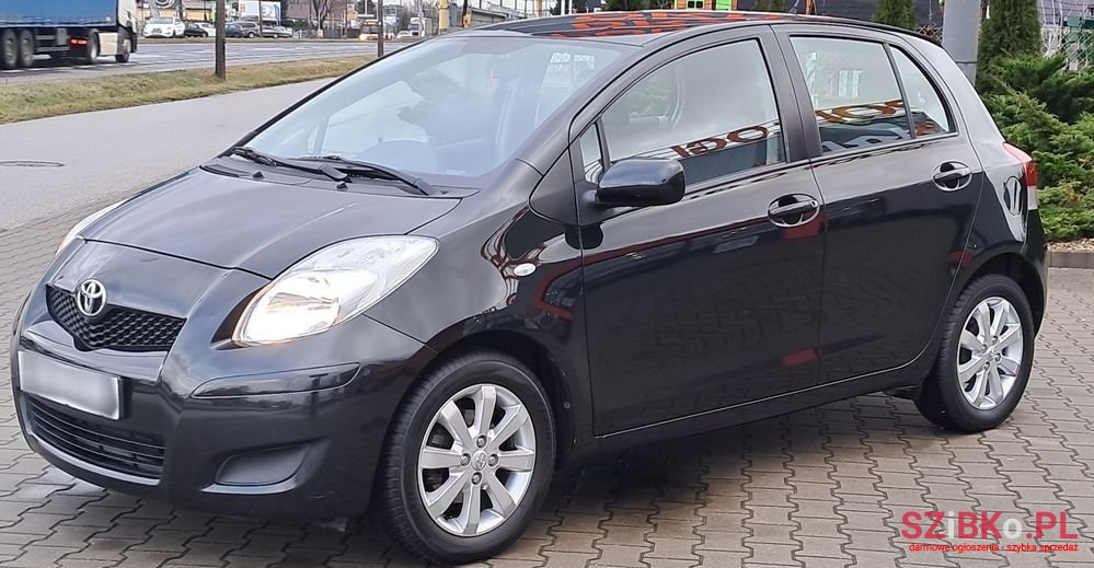 2009' Toyota Yaris photo #6