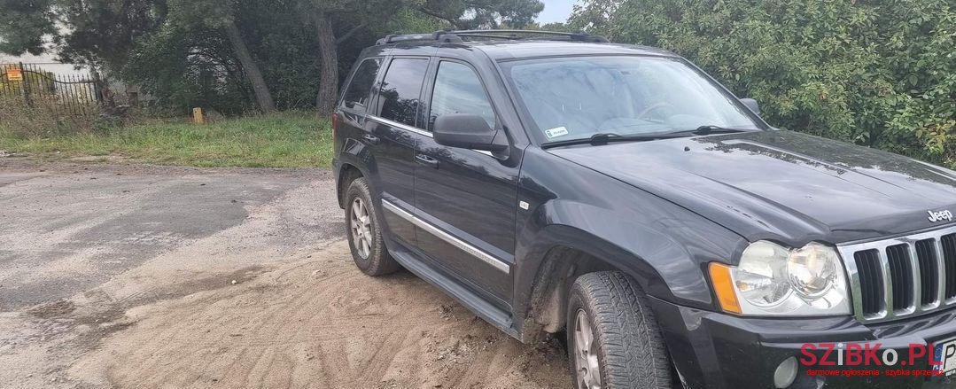 2005' Jeep Grand Cherokee photo #3