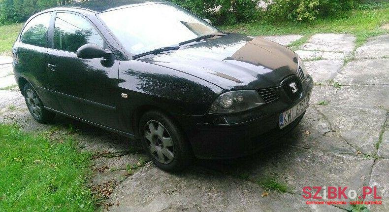 2004' SEAT Ibiza photo #1