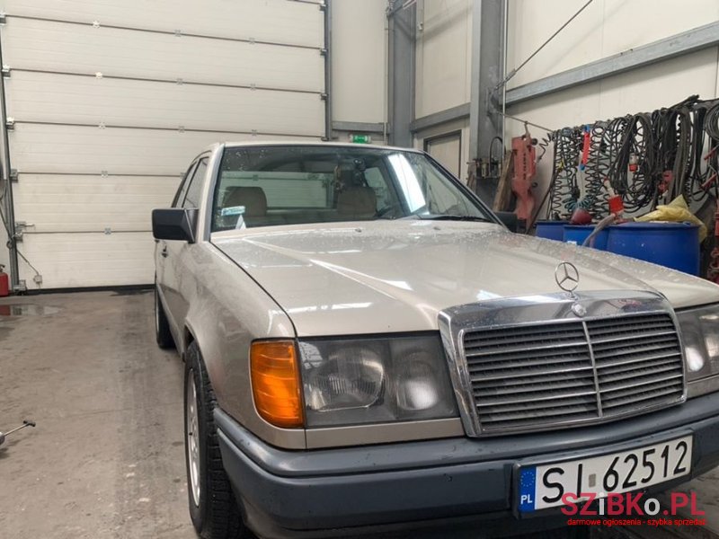 1988' Mercedes-Benz W124 photo #1