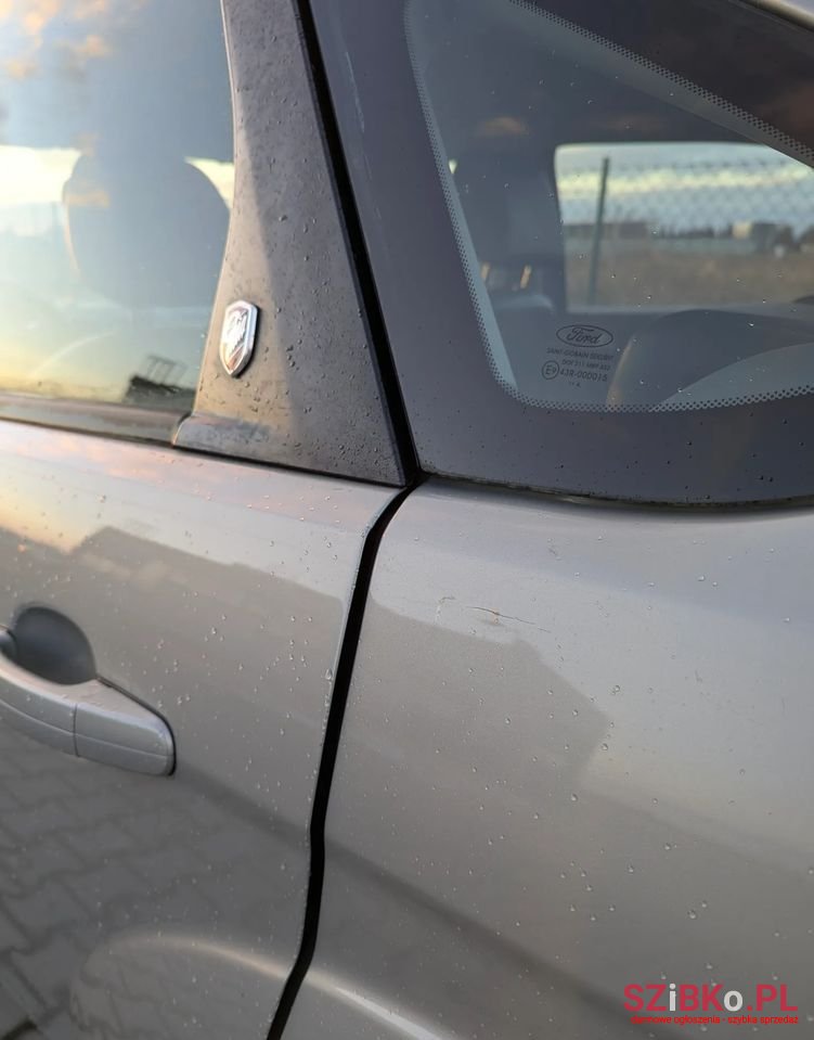 2008' Ford Focus 2.0 Ghia photo #4