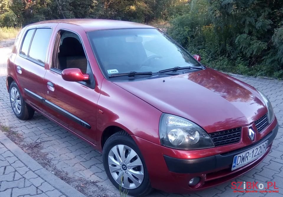 2002' Renault Clio photo #1