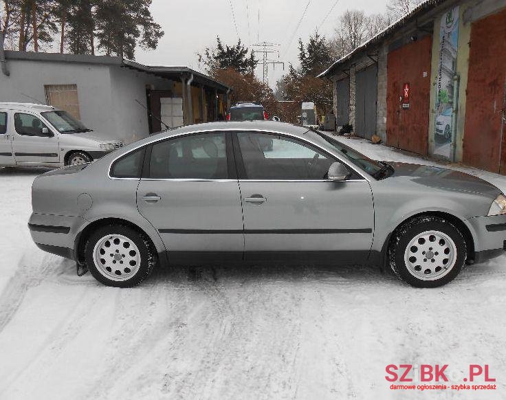 2003' Volkswagen Passat photo #1