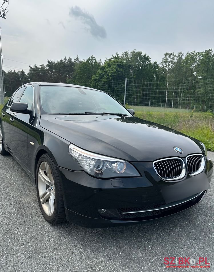 2008' BMW 5 Series 525D photo #5