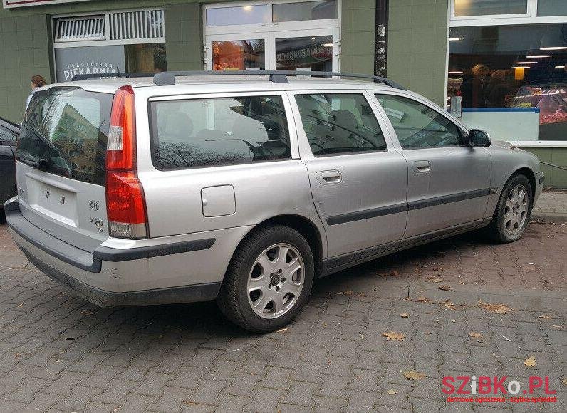 2000' Volvo V70 photo #1