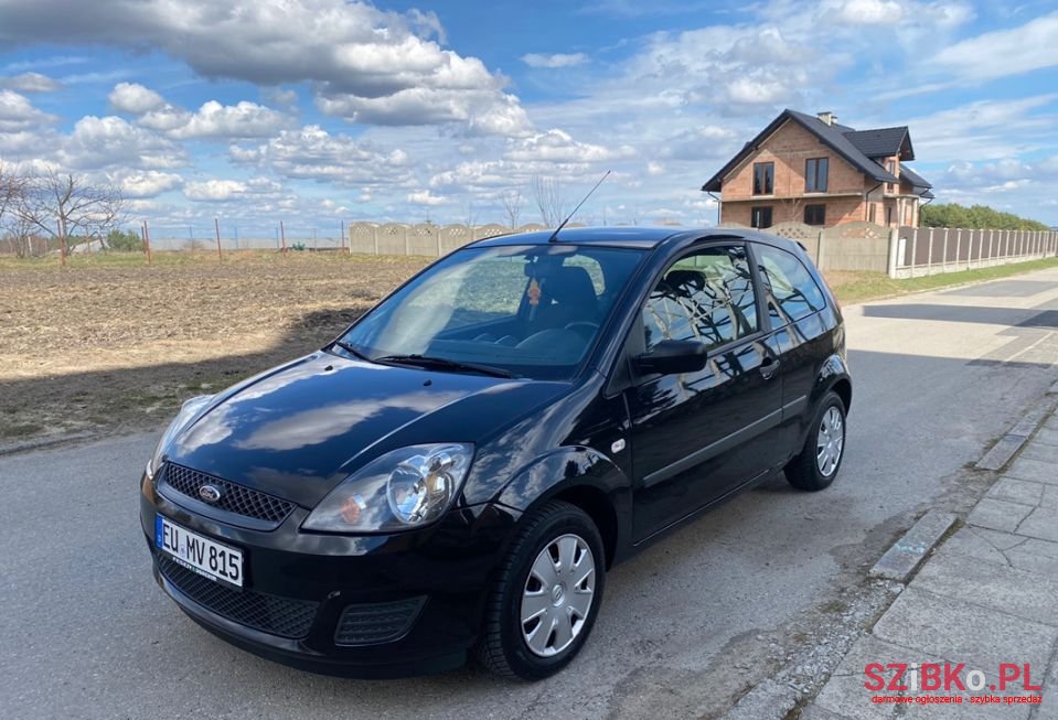 2007' Ford Fiesta photo #2