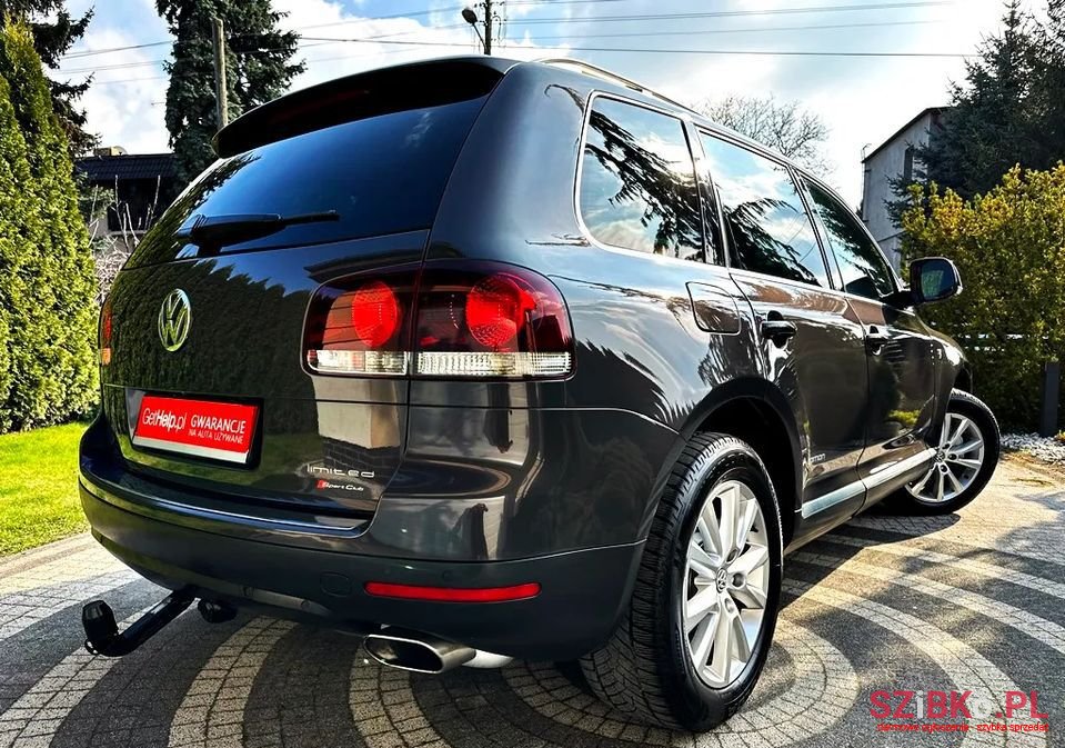 2007' Volkswagen Touareg photo #4