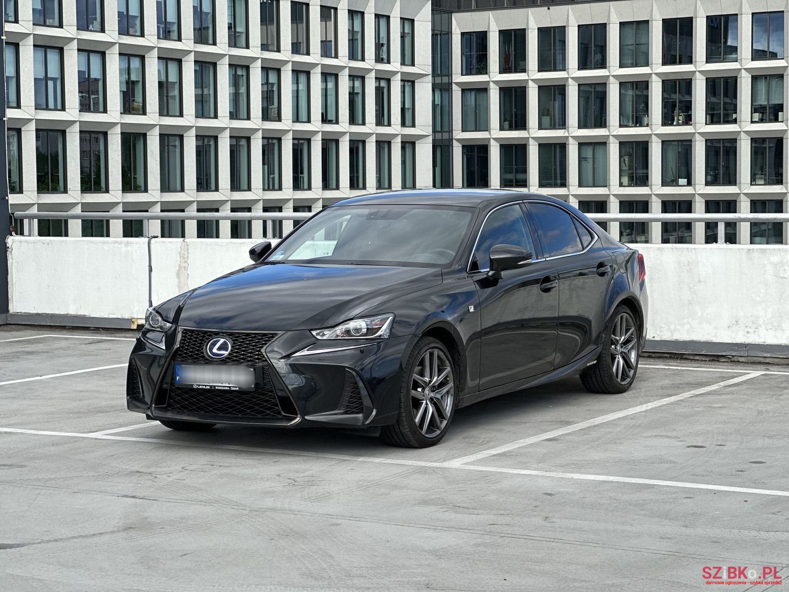 2020' Lexus IS photo #2