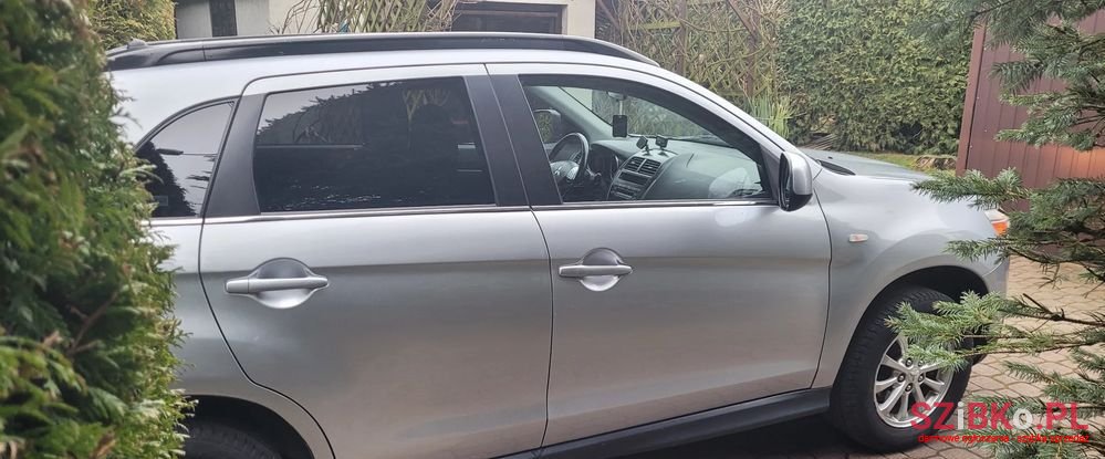 2011' Mitsubishi ASX photo #4