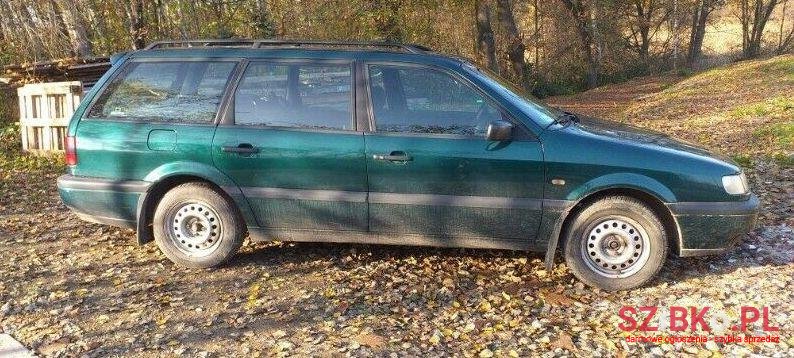 1995' Volkswagen Passat photo #1